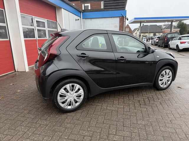 Toyota AYGO X 1.0 VVT-i 73 PK | MT Play | Airco | Cruise control | Multimedia systeem | 51.297 km |