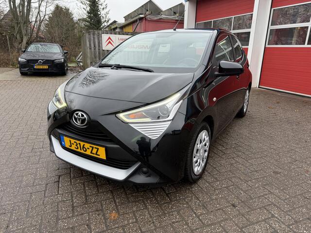 Toyota AYGO 1.0 VVT- 73 PK | X-play | Airco | 5-drs Multimedia systeem | Achteruitrijcamera |