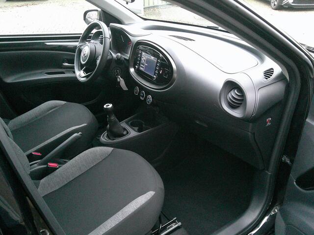 Toyota AYGO X 1.0 VVT-i MT Play