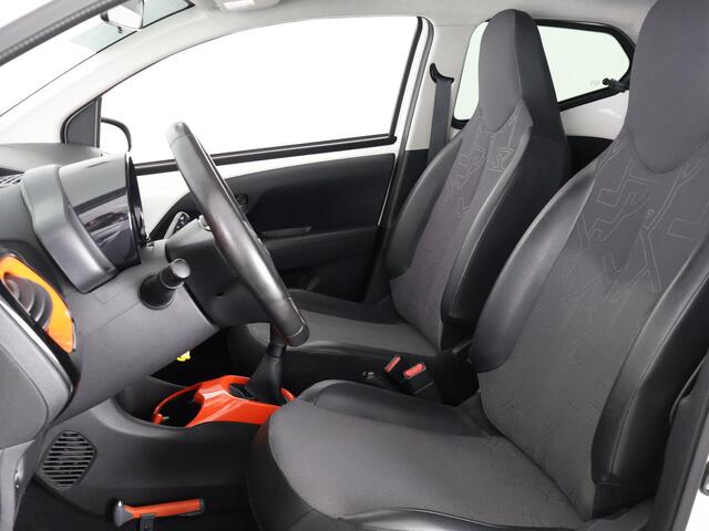 Toyota AYGO 1.0 VVT-i X-OTIC CABRIOLET 30.000 KM !! GARANTIE TOT 3-2029! LEDER.CARPLAY NAVI.AIRCO.LMV CAMERA !