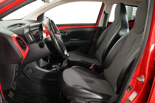 Toyota AYGO 1.0 VVT-i x-wave / Opendak / Navigatie / Half leder / ECC