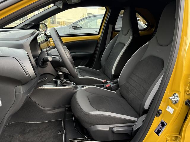 Toyota AYGO X Hybrid 115 GR Sport **HYBRIDE/ KEYLESS/ STOELVERWARMING/ ADAPTIEF CRUISE CONTROL/ GARANTIE**