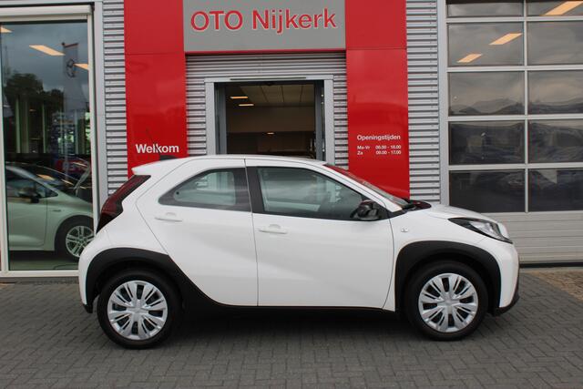 Toyota AYGO X 1.0 VVT-i MT Play