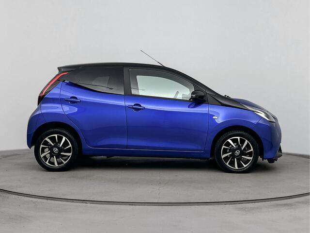 Toyota AYGO 1.0 VVT-i x-cite ultimate | automaat | start stop | achteruitrijcamera | All weatherbanden |