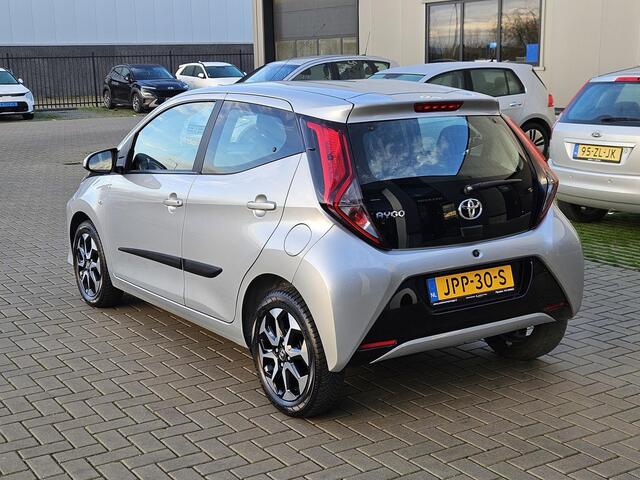 Toyota AYGO 1.0 VVT-i x-cite Carplay Camera Cruise LM15