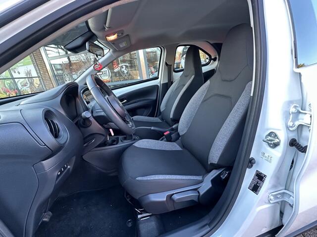 Toyota AYGO 1.0 VVT-I MT PLAY Airco Camera Cruise