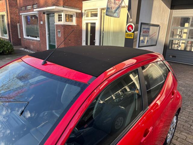 Toyota AYGO 1.0 VVT-I X-PLAY CAB