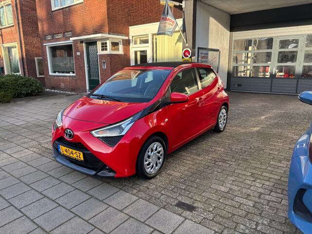 Toyota AYGO 1.0 VVT-I X-PLAY CAB