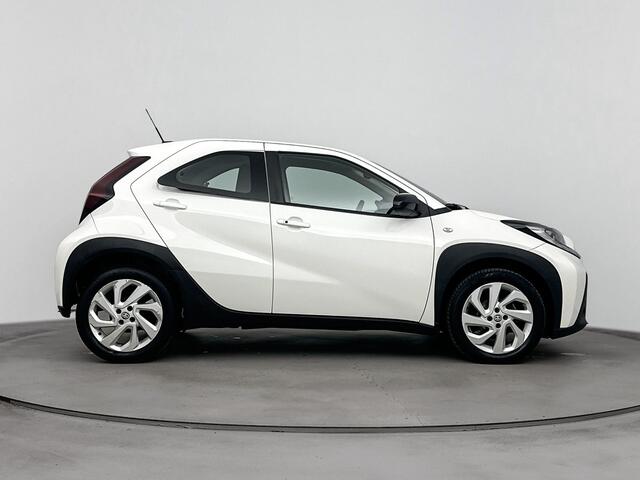 Toyota AYGO X 1.0 VVT-i S-CVT Automaat First Plus | Climate Control | Keyless Entry | Stoelverwarming |