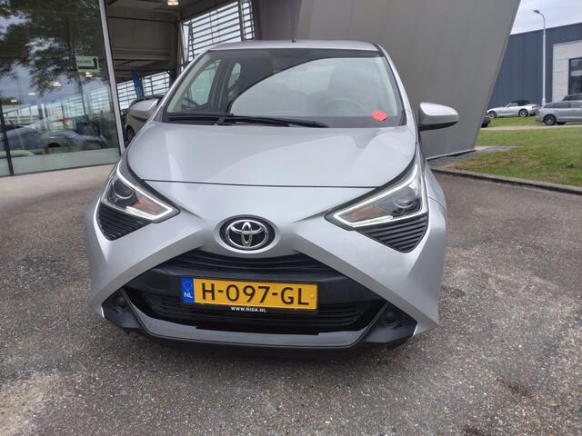 Toyota AYGO 1.0 VVTi x-play