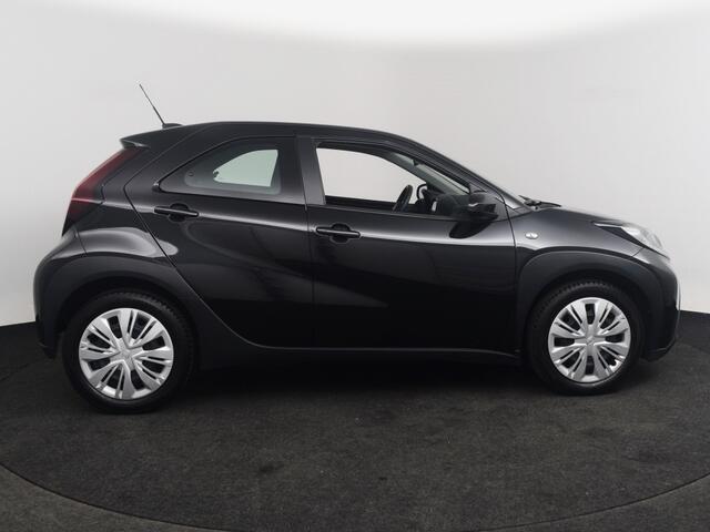 Toyota AYGO X 1.0 VVT-i MT Play | Camera o CarPlay o Ad. Cruise o Airco