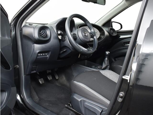 Toyota AYGO X 1.0 VVT-i MT Play | Camera o CarPlay o Ad. Cruise o Airco