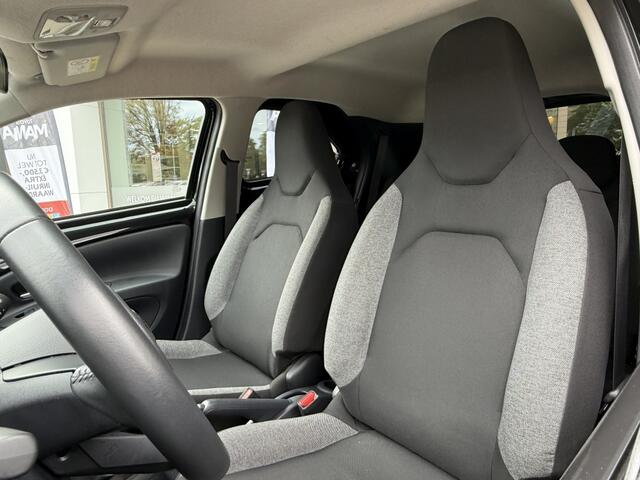 Toyota AYGO X 1.0 VVT-i First Edition | Stoelverwarm. | Camera |