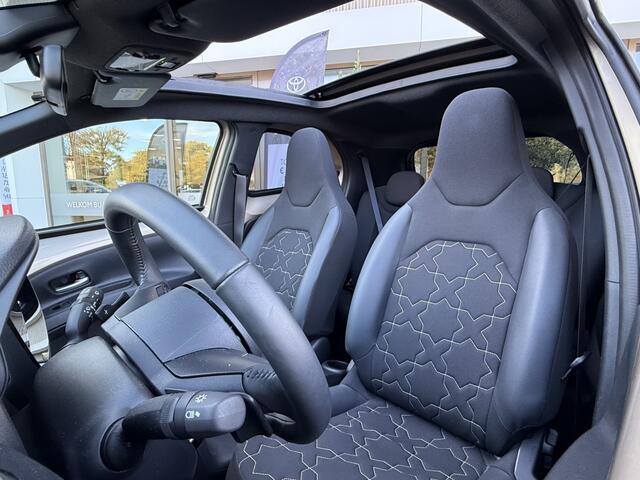 Toyota AYGO X 1.0 Envy | automaat | soft top | camera | bi-tone | climatronic