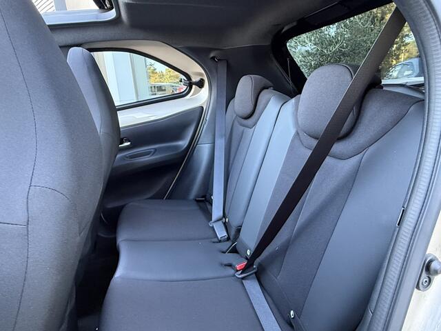 Toyota AYGO X 1.0 Envy | automaat | soft top | camera | bi-tone | climatronic