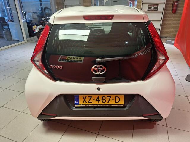 Toyota AYGO 1.0 VVT-i x-fun