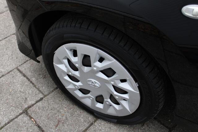 Toyota AYGO 1.0 VVT-i x-play + Navigatie