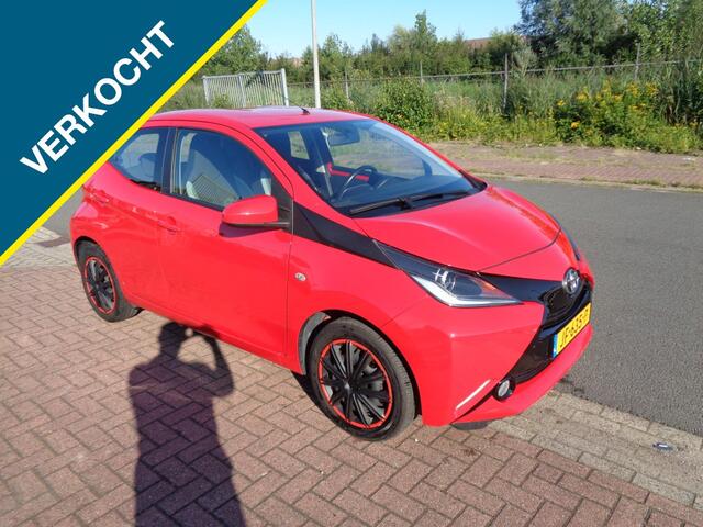 Toyota AYGO 1.0 VVT-i x-play Airco . Camera