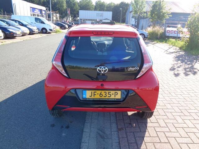 Toyota AYGO 1.0 VVT-i x-play Airco . Camera