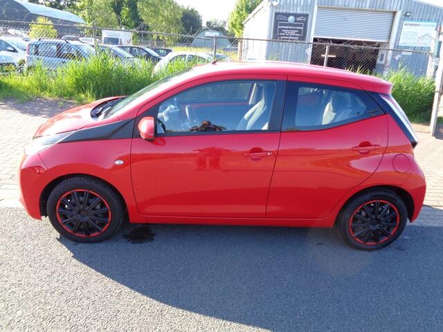 Toyota AYGO 1.0 VVT-i x-play Airco . Camera