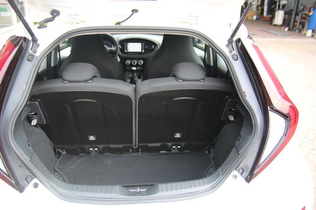 Toyota AYGO X 1.0 VVT-i MT Play/Camera/Adapt.Cruise/4Seiz. banden