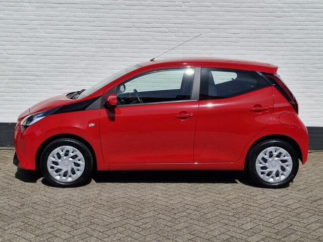 Toyota AYGO 1.0 VVT-i x-play Automaat | Apple Carplay | Andoid Auto | Achter