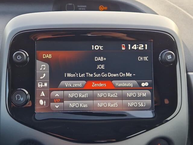 Toyota AYGO 1.0 VVT-i X-Play Navigatie - Camera - DAB - Airco