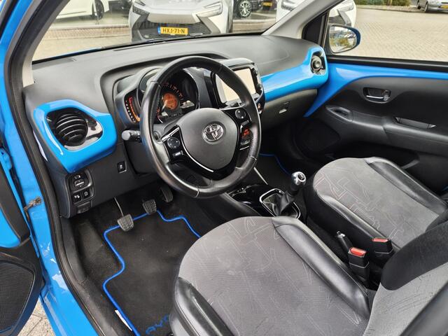 Toyota AYGO 1.0 VVT-i x-joy | DAB | Navi | Achteruitrijcamera | Lichtmetaal