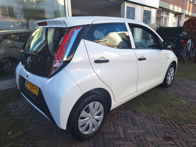 Toyota AYGO 1.0 VVT-i X-Fun 5Drs /52.000 Km/Airco/Bluetooth/Led/Garantie