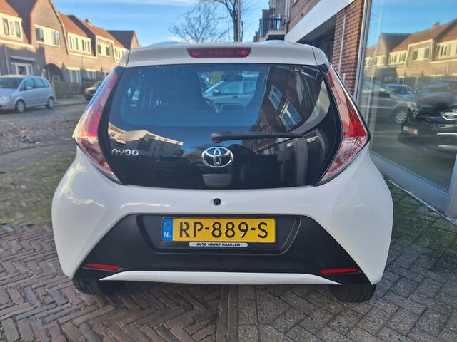 Toyota AYGO 1.0 VVT-i X-Fun 5Drs /52.000 Km/Airco/Bluetooth/Led/Garantie