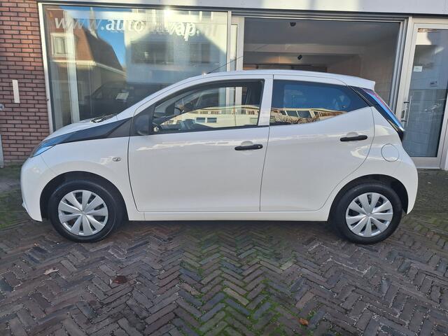 Toyota AYGO 1.0 VVT-i X-Fun 5Drs /52.000 Km/Airco/Bluetooth/Led/Garantie