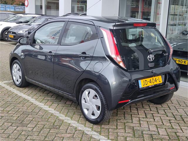 Toyota AYGO 1.0 VVT-i X-PLAY Camera | Airco | Lederen stuurwiel