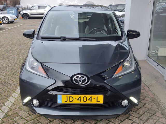 Toyota AYGO 1.0 VVT-i X-PLAY Camera | Airco | Lederen stuurwiel