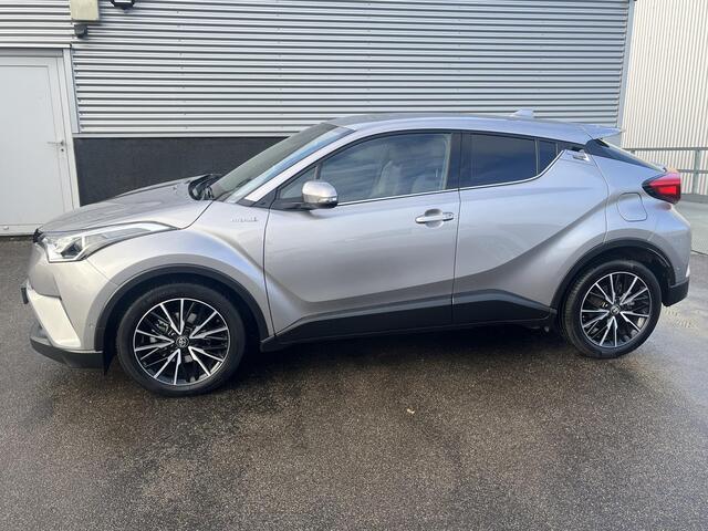 Toyota C-HR 1.8 Hybrid Executive CVT-Automaat Navigatie, Stoelverwarming, Nieuw geleverd en dealeronderhouden, Adaptieve cruise control, Lane assist, Smart Key, 18" LMV,
