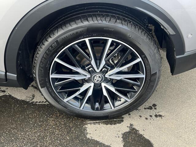 Toyota C-HR 1.8 Hybrid Executive CVT-Automaat Navigatie, Stoelverwarming, Nieuw geleverd en dealeronderhouden, Adaptieve cruise control, Lane assist, Smart Key, 18" LMV,