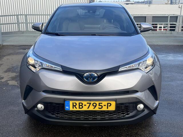 Toyota C-HR 1.8 Hybrid Executive CVT-Automaat Navigatie, Stoelverwarming, Nieuw geleverd en dealeronderhouden, Adaptieve cruise control, Lane assist, Smart Key, 18" LMV,