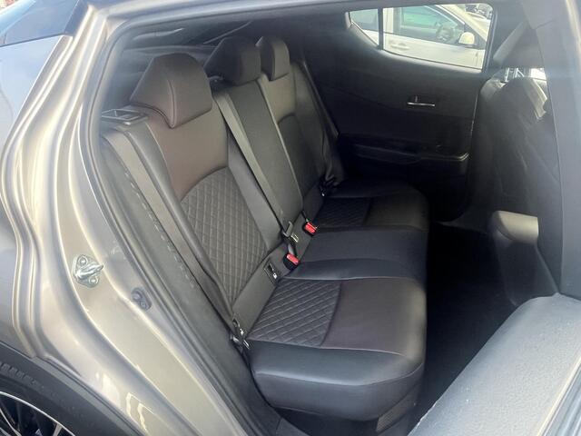 Toyota C-HR 1.8 Hybrid Executive CVT-Automaat Navigatie, Stoelverwarming, Nieuw geleverd en dealeronderhouden, Adaptieve cruise control, Lane assist, Smart Key, 18" LMV,