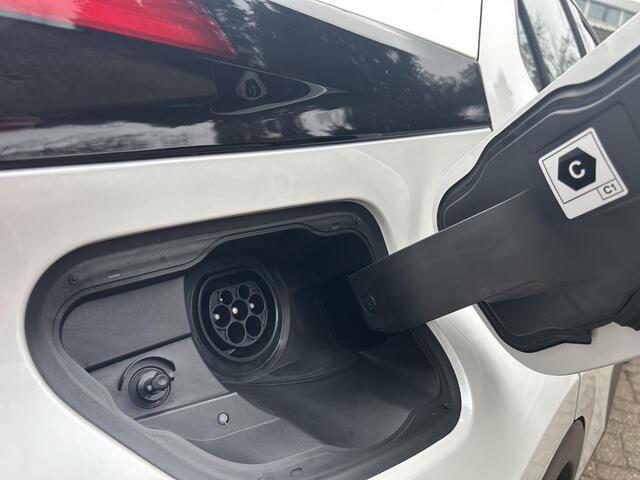 Toyota C-HR 2.0 Plug-in Hybrid 220 Active