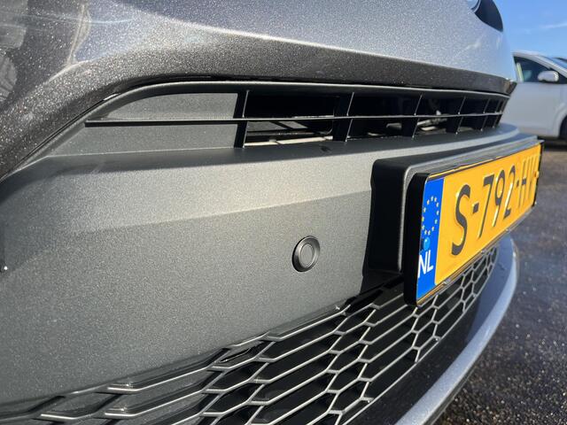 Toyota C-HR 2.0 Hybrid Dynamic CVT-Automaat Incl: AppleCarplay / AndroidAuto, climate control, Adaptieve Cruise control, Metallic lak, LM velgen, Parkeersensoren + Parkeerhulpcamera