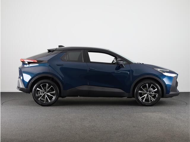 Toyota C-HR 1.8 Hybrid 140 Dynamic *NIEUW* | Direct leverbaar! | Blind Spot Monitor | Parkeercamera | Apple Carplay /- Android Auto |