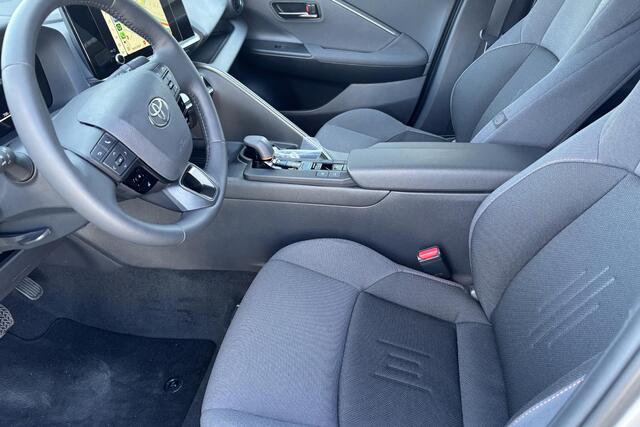 Toyota C-HR 2.0 Plug-in Hybrid 220 Business Plus Apple carplay, Android auto.