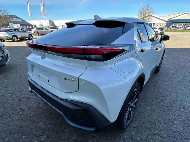 Toyota C-HR 2.0 Plug-in Hybrid 220 Dynamic |Navi|Carplay|Stoel en stuurverwarming|Camera|PDC V+A|Elektrische a.klep|