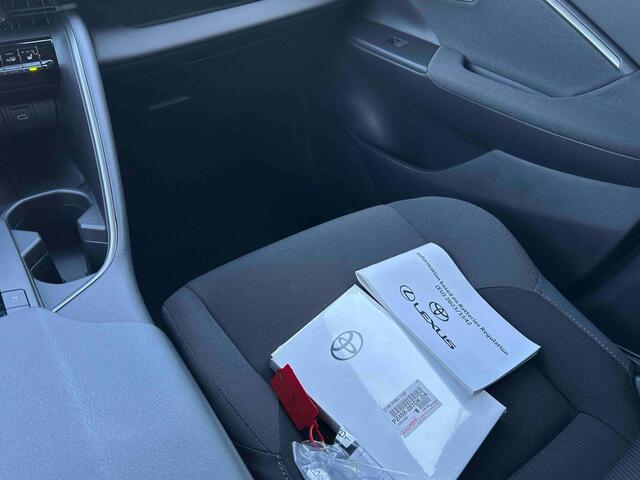 Toyota C-HR 2.0 Plug-in Hybrid 220 Dynamic |Navi|Carplay|Stoel en stuurverwarming|Camera|PDC V+A|Elektrische a.klep|