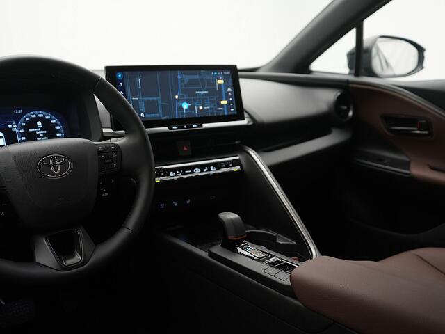 Toyota C-HR 2.0 Plug-in Hybrid 220 First Edition DEMO >Wacht op fotomoment