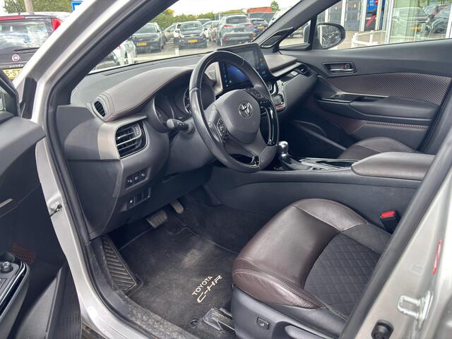 Toyota C-HR 1.8 Hybrid First Edition STOELVERWARMING, TREKHAAK, ZEER NETTE AUTO!!