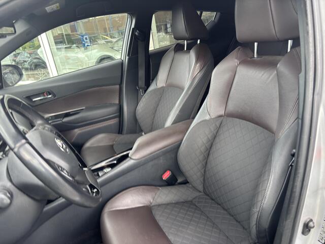 Toyota C-HR 1.8 Hybrid First Edition STOELVERWARMING, TREKHAAK, ZEER NETTE AUTO!!