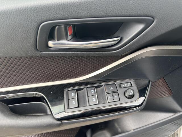 Toyota C-HR 1.8 Hybrid First Edition STOELVERWARMING, TREKHAAK, ZEER NETTE AUTO!!