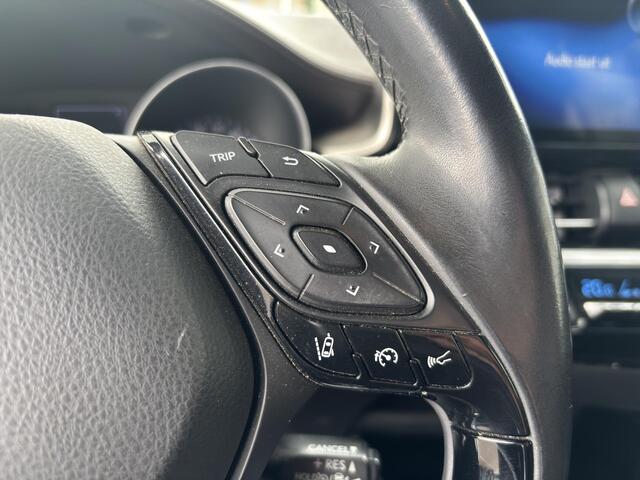 Toyota C-HR 1.8 Hybrid First Edition STOELVERWARMING, TREKHAAK, ZEER NETTE AUTO!!