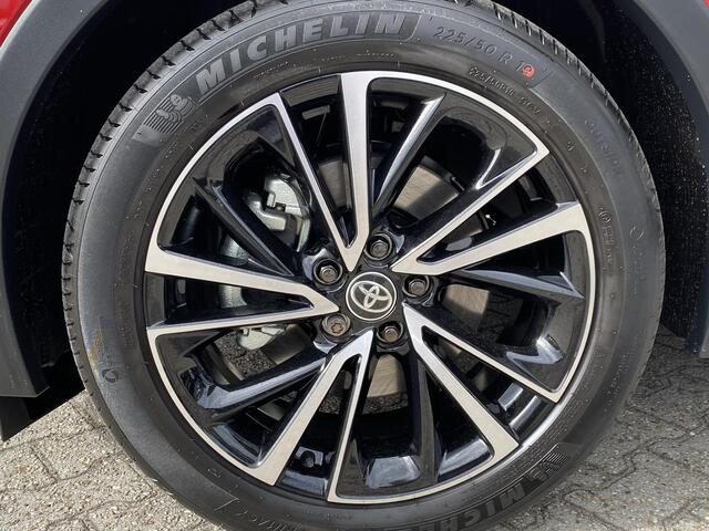 Toyota C-HR 2.0 Plug-in Hybrid 220 Executive & Plus Pack