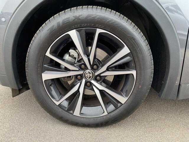 Toyota C-HR 1.8 Hybrid 140 First Edition | 360° camera | Dodehoek detectie | Apple CarPlay/Android Auto | Adaptieve cruise control | Keyless | Parkeersensoren | Elektr. inklapbare buitenspiegels |